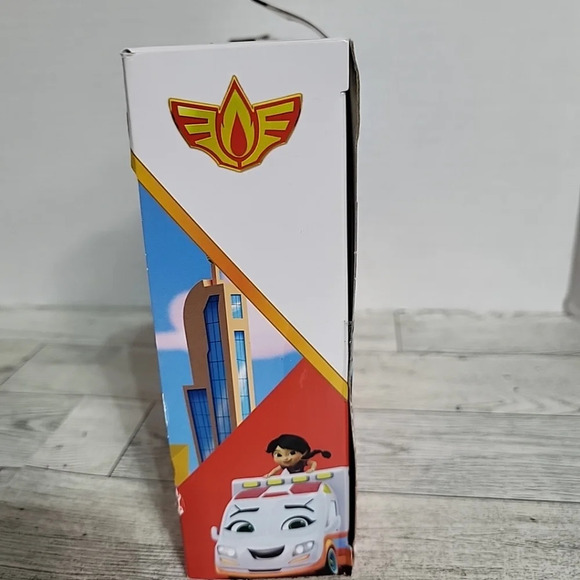 New In Box Disney‎ Junior Firebuds Lil' Buds Crew 3" Figures Set Rescue Team - Picture 2 of 7